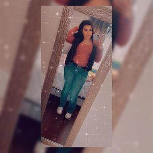 Meet your Posher, Vicky